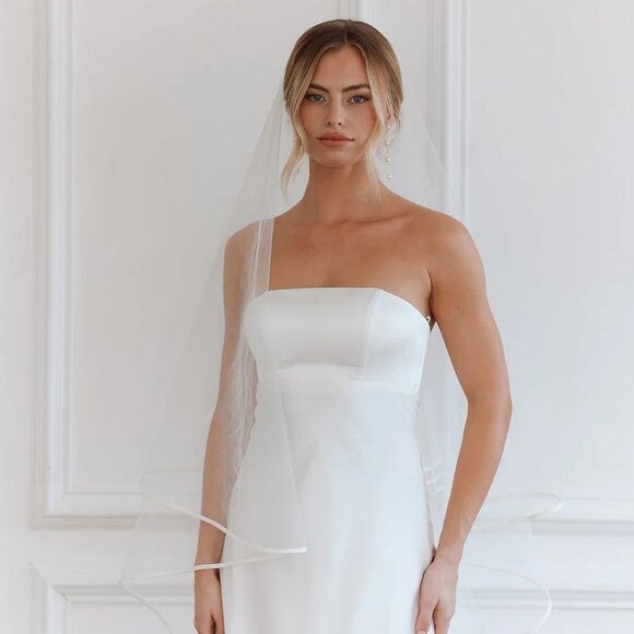 Untamed Petals Hartley Veil – Brand New with Tag & Dust Bag